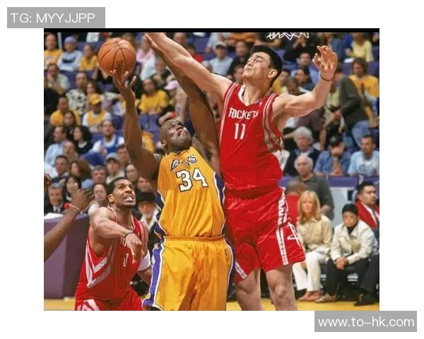 库里与姚明的巅峰对决：篮球巨星之间的精彩碰撞与传奇故事