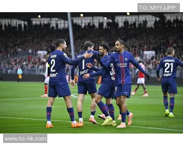 中超激战曼联与巴黎圣日耳曼战成平局补时进球引发全场狂欢