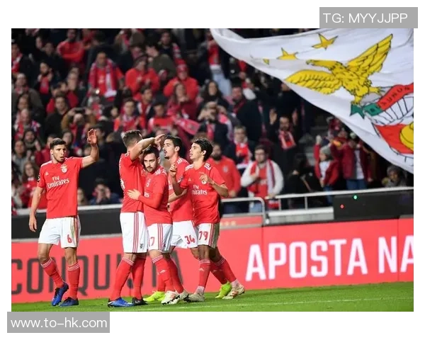 德甲激战尤文图斯险胜本菲卡红牌事件引发全场热议与争议