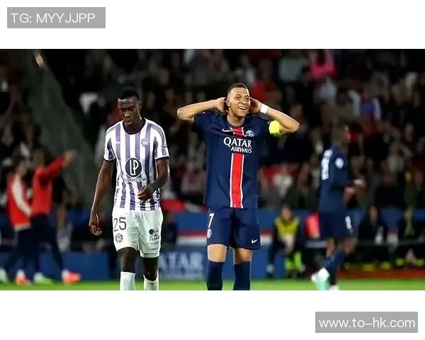 西甲激战多特蒙德逆转巴黎圣日耳曼帽子戏法引发争议判罚全场沸腾 西甲激战多特蒙德逆转巴黎圣日耳曼帽子戏法引发争议判罚全场沸腾