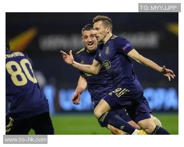 世界杯决赛：AC米兰逆转尤文图斯帽子戏法点燃全场激情解析